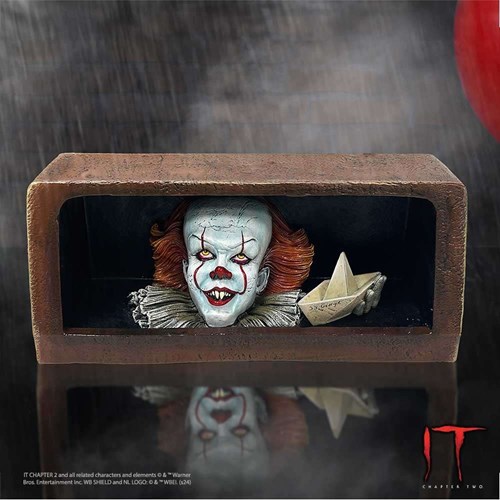 97135 - IT Pennywise Clown Drain Figurine