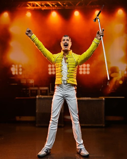 92196 - Freddie Mercury (Yellow Jacket) 18cm